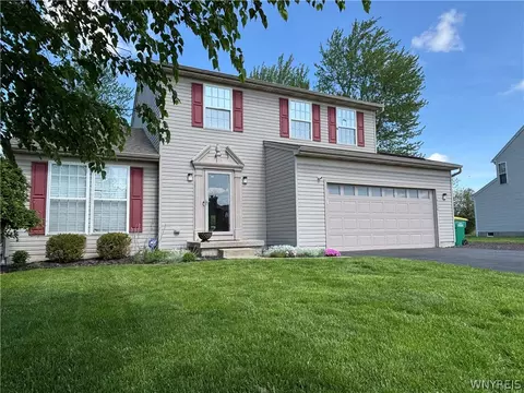 6356 Heritage Pt N, Lockport, NY 14094