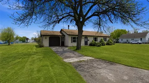 3125 Portland St, Niagara, NY 14305