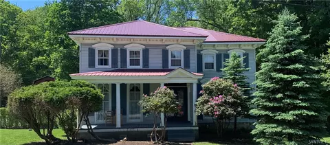 11431 Hanover Rd, Hanover, NY 14062