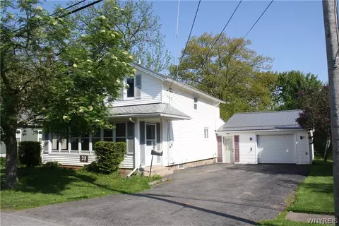 32 Church St, Royalton, NY 14105