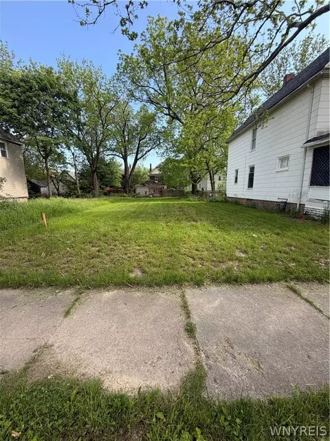 1639 Weston Ave, Niagara Falls, NY 14305