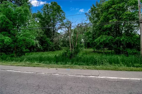 3710 E River Rd, Grand Island, NY 14072