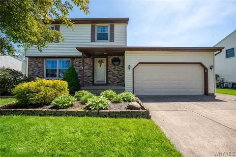 38 Fawn Trl, West Seneca, NY 14224