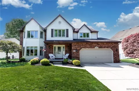 153 Londonderry Ln, Getzville, NY 14068