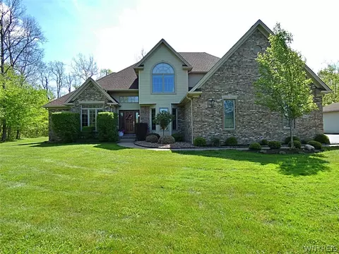 342 Cook Rd, Aurora, NY 14052