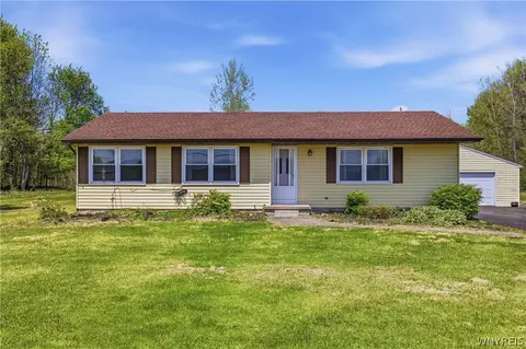 4889 Ide Rd, Wilson, NY 14172