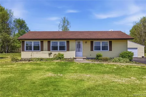 4889 Ide Rd, Wilson, NY 14172