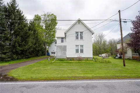 6748 Cedar St, Newstead, NY 14001