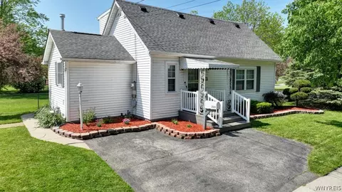 200 Thorndale Ave, West Seneca, NY 14224