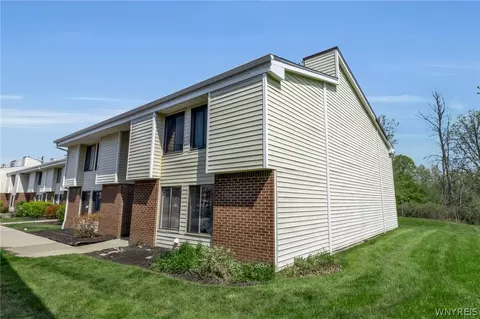 43 Bee Hunter Ct #A, East Amherst, NY 14051