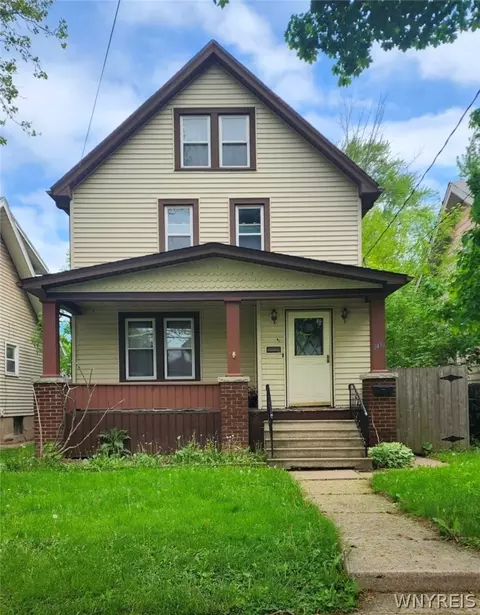 2410 Cleveland Ave, Niagara Falls, NY 14305
