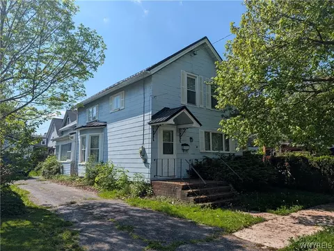 9 E Pine St, Dunkirk, NY 14048