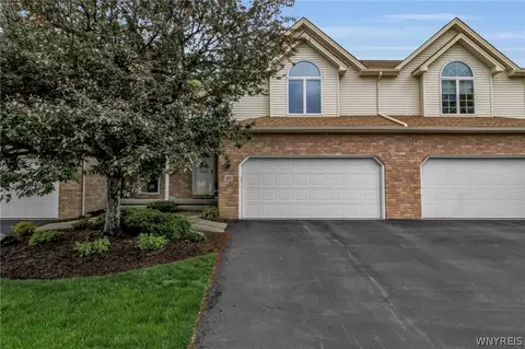48 Pineview Ct, West Seneca, NY 14224
