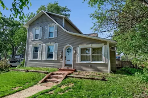 322 Pearl St, Ridgeway, NY 14103