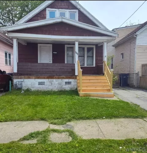203 Roslyn St, Buffalo, NY 14215