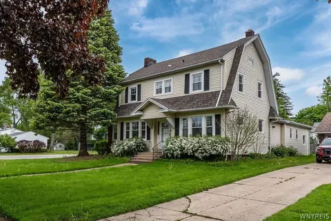464 Roycroft Blvd, Cheektowaga, NY 14225