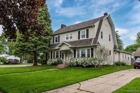 464 Roycroft Blvd, Cheektowaga, NY 14225