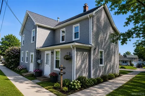5302 Broadway St, Lancaster, NY 14086