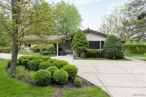 1273 Ransom Rd, Lancaster, NY 14086