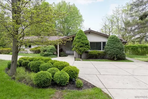 1273 Ransom Rd, Lancaster, NY 14086