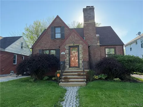 60 Liberty Ter, Cheektowaga, NY 14215