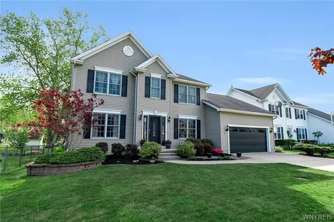 16 S Parrish Ct, Amherst, NY 14228