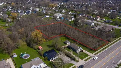 587458805884 Sheridan Dr, Amherst, NY 14221