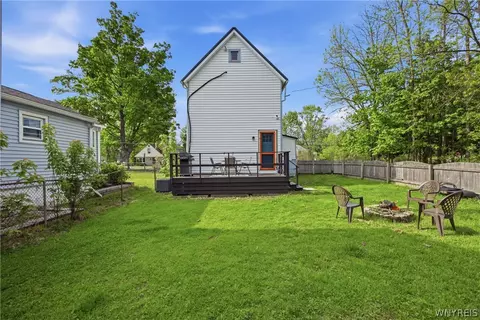 Exterior - 648 Beach Rd, Evans, NY 14006 photo 7 of 11