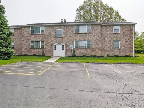 72 A Old Lyme Dr #1, Amherst, NY 14221