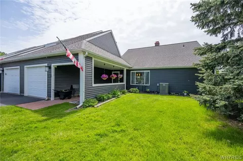 3142 E River Rd, Grand Island, NY 14072