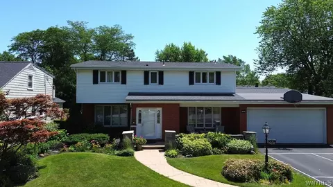 299 Hedstrom Dr, Amherst, NY 14226