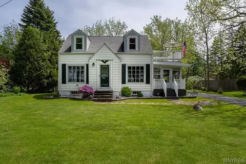 4669 Lower River Rd, Lewiston, NY 14092
