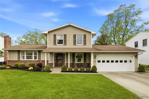 418 Woodward Cres, West Seneca, NY 14224