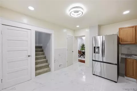 Entry Way - 53 Roslyn St, Buffalo, NY 14211 photo 3 of 5