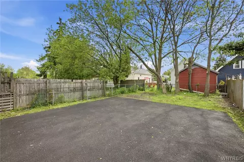 Exterior - 53 Roslyn St, Buffalo, NY 14211 photo 3 of 4