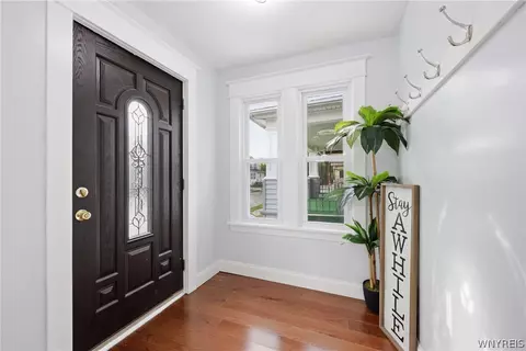 Entry Way - 53 Roslyn St, Buffalo, NY 14211 photo 1 of 5