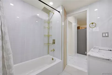 Bath - 53 Roslyn St, Buffalo, NY 14211 photo 2 of 3