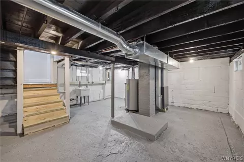Entry Way - 53 Roslyn St, Buffalo, NY 14211 photo 5 of 5