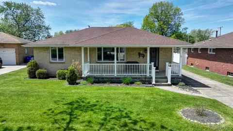67 Greenhill Ter, West Seneca, NY 14224