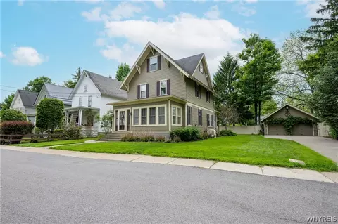 45 Savage Pl, Aurora, NY 14052