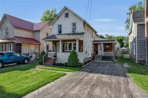 279 W Ontario St, Lockport, NY 14094