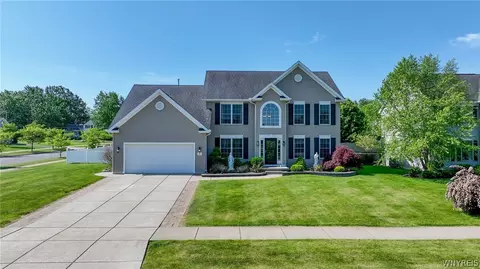 67 Middlebury Ln, Lancaster, NY 14086