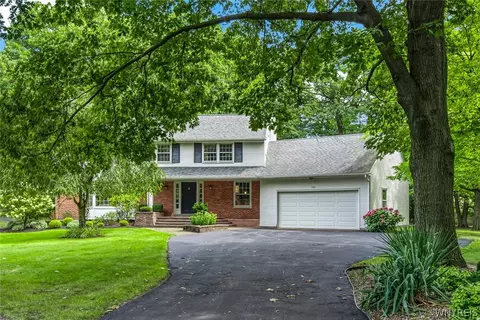 723 Mountain View Dr, Lewiston, NY 14092