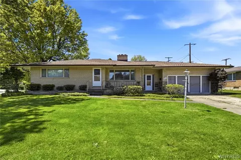 26 Brian Ln, West Seneca, NY 14224