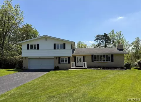 4858 Smiley Ter, Clarence, NY 14031