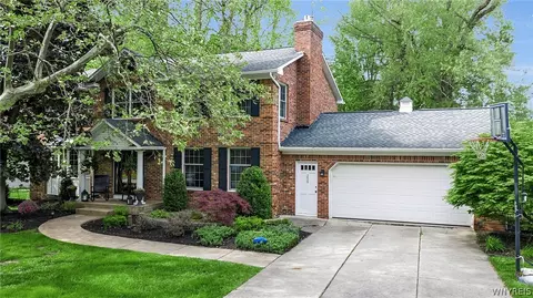 259 Wellingwood Dr, East Amherst, NY 14051
