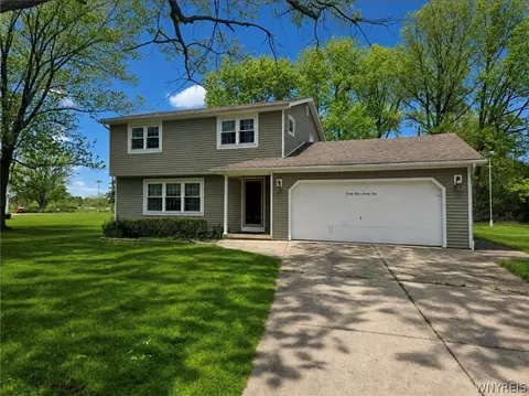 3329 Whitehaven Rd, Grand Island, NY 14072