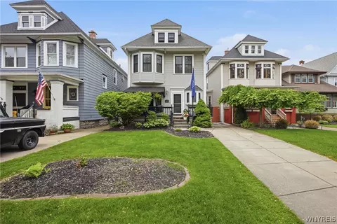 684 Mckinley Pkwy, Buffalo, NY 14220