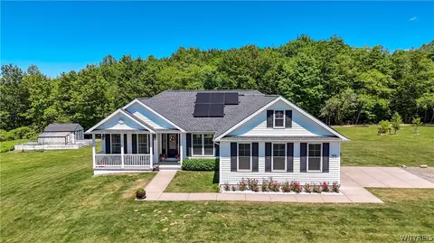 3816 Hardt Rd, Eden, NY 14057