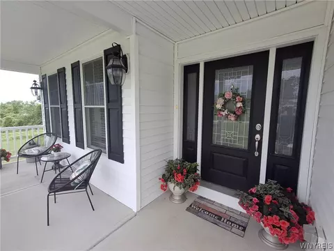 Exterior - 3816 Hardt Rd, Eden, NY 14057 photo 4 of 7